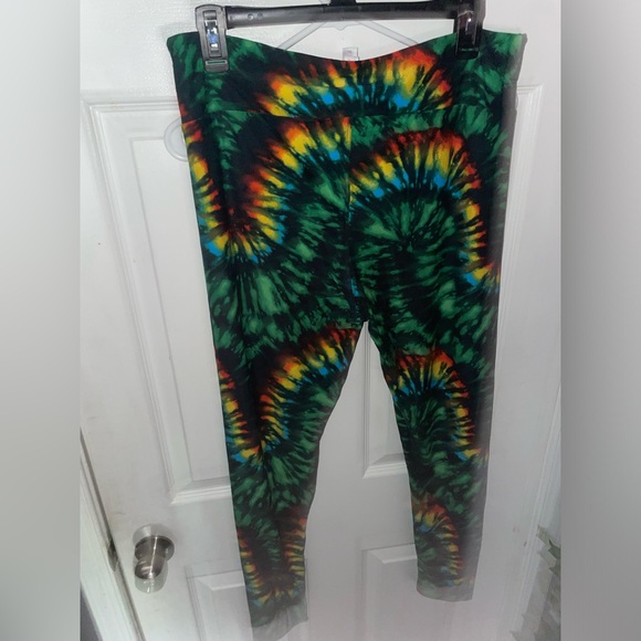 LulaRoe Rainbow Tie Dye Leggings - Picture 6 of 6